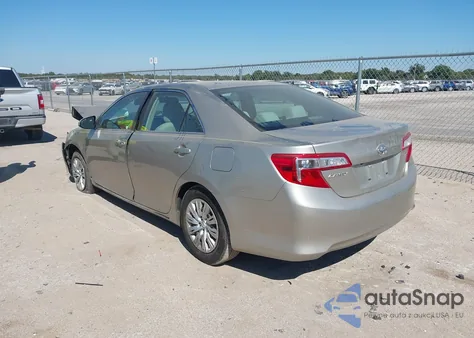 2014 Toyota Camry Le z USA, uszkodzony, nr VIN 4T4BF1FK3ER423467
